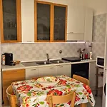 Luna's Apartament *